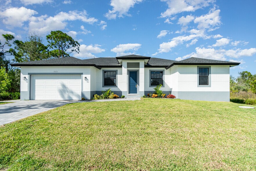 Primary Photo - 15633 Lakeland Cir