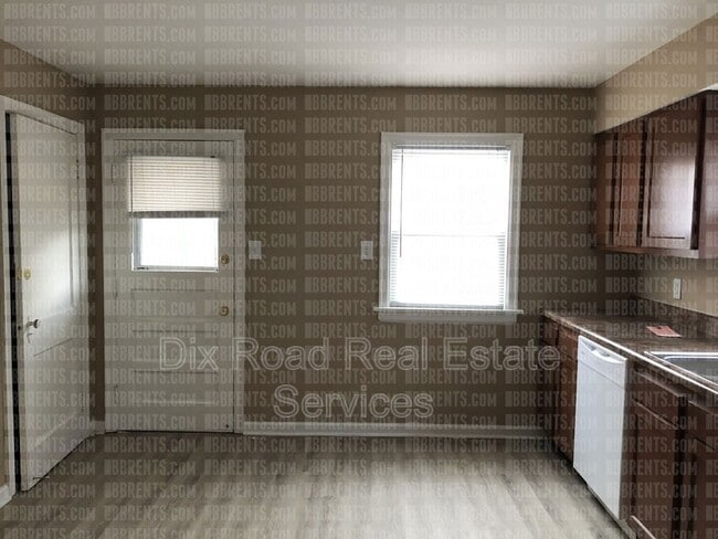 Building Photo - 743 Coralie St