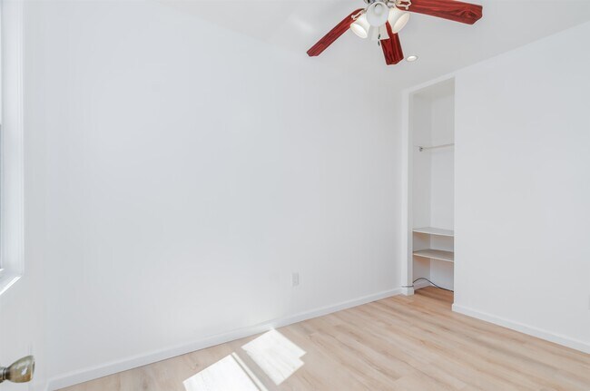 Building Photo - 147 Ave E