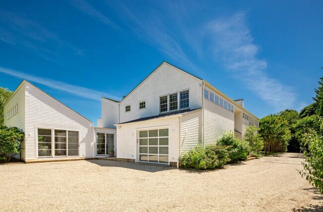 Building Photo - 53 Bay Ave
