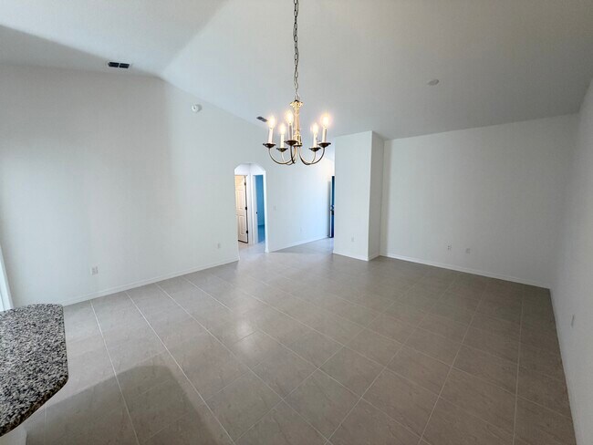 Building Photo - 2 Whee Pl