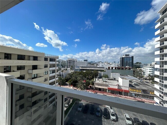 Building Photo - 100 Lincoln Rd