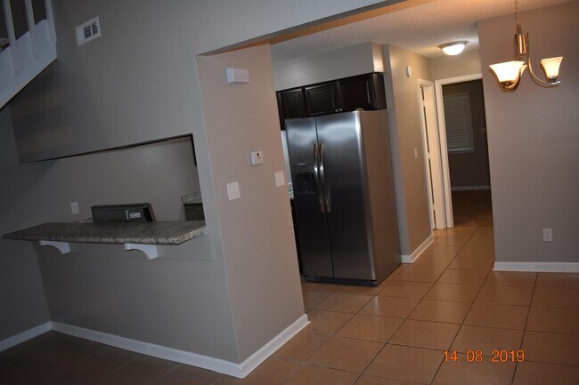 Building Photo - 1802 Falconcrest St