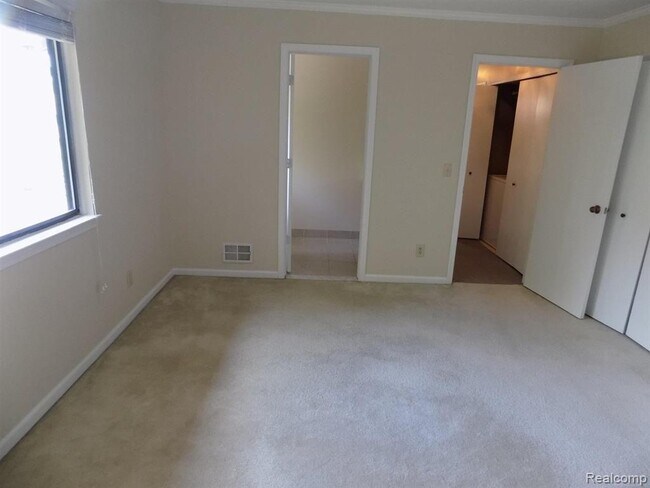 Building Photo - 11849 Sycamore Rd