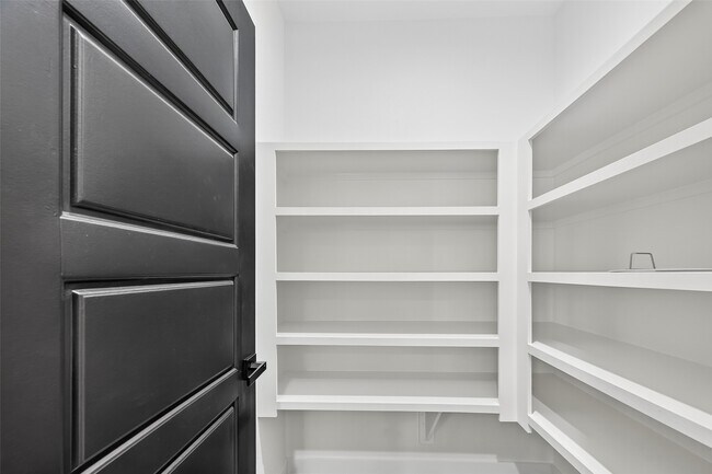 Building Photo - 3233 Creston Gate Dr