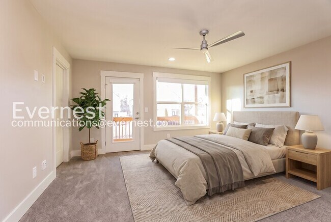 Building Photo - Limited Time Special Offer / 3 Bed/2.5 Bath Townhome with Garage / Pet-Friendly / Vouchers Accept...