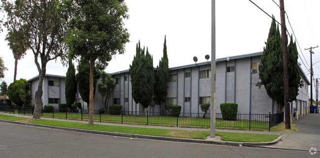 Building Photo - Pearson Gardens