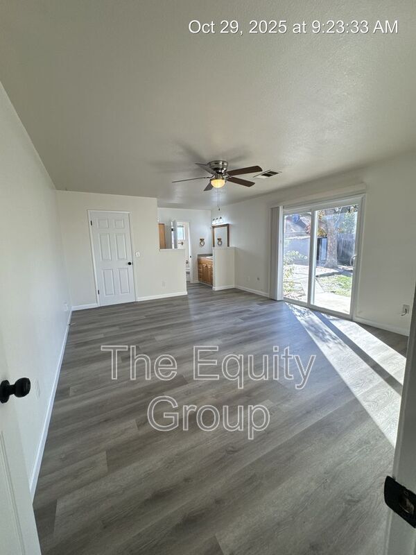 Building Photo - 951 Orangewood Ct