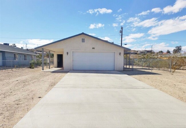 Building Photo - Charming 3-Bedroom, 2-Bath Home with Moder...