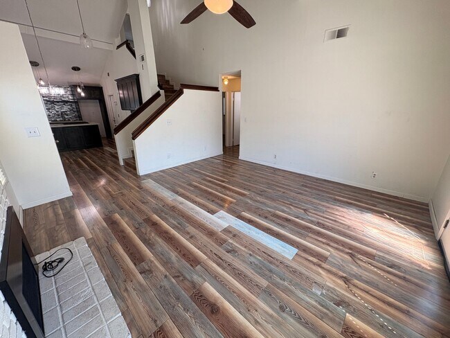 Building Photo - 2212 N Edison St