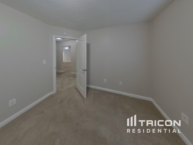 Building Photo - 10980 Thrasher Rd