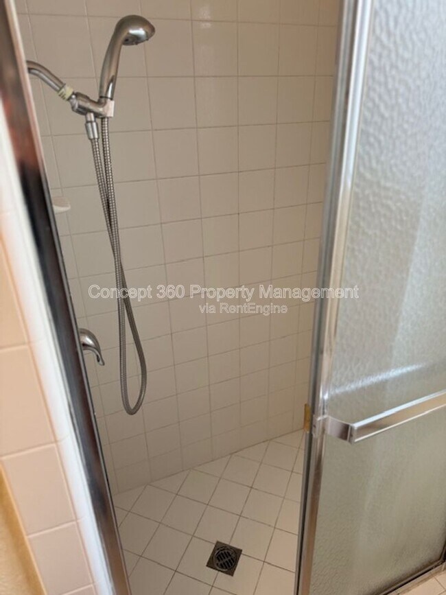 Building Photo - 114 20th St