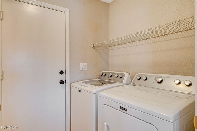 Building Photo - 688 Emerald City Ave