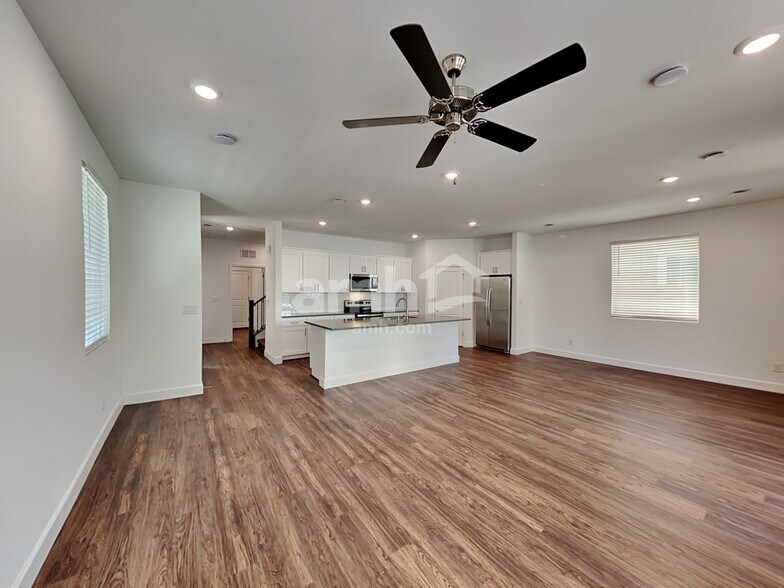 Building Photo - 8152 Winterfell Peak Ave