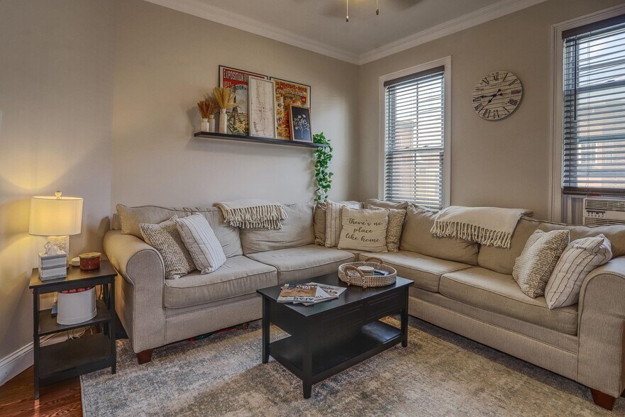 Building Photo - 403 Adams St