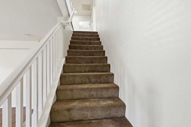 Building Photo - Seaview Ranch Neighborhood!