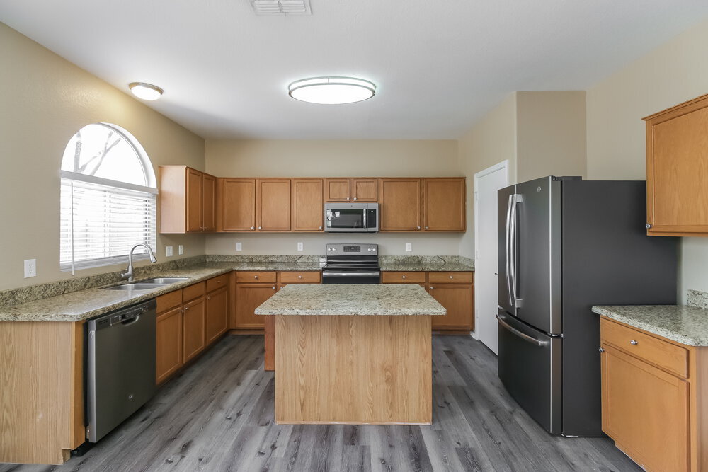 Building Photo - 40549 N Brumana St