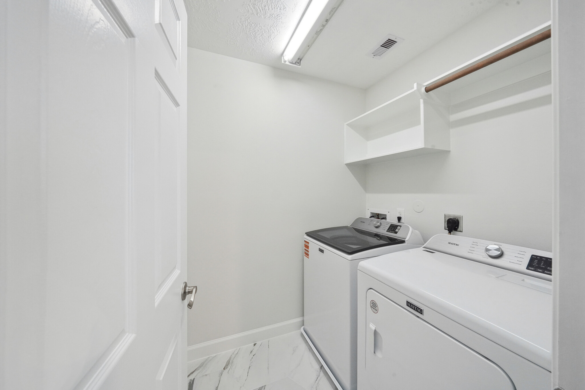Building Photo - 10 Fairlee Ct
