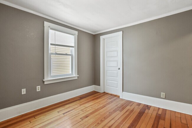 Building Photo - 117 N 1st St