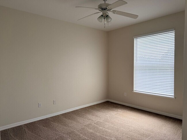 Building Photo - Three Bedroom Condo at Maitland Crossing in Orlando