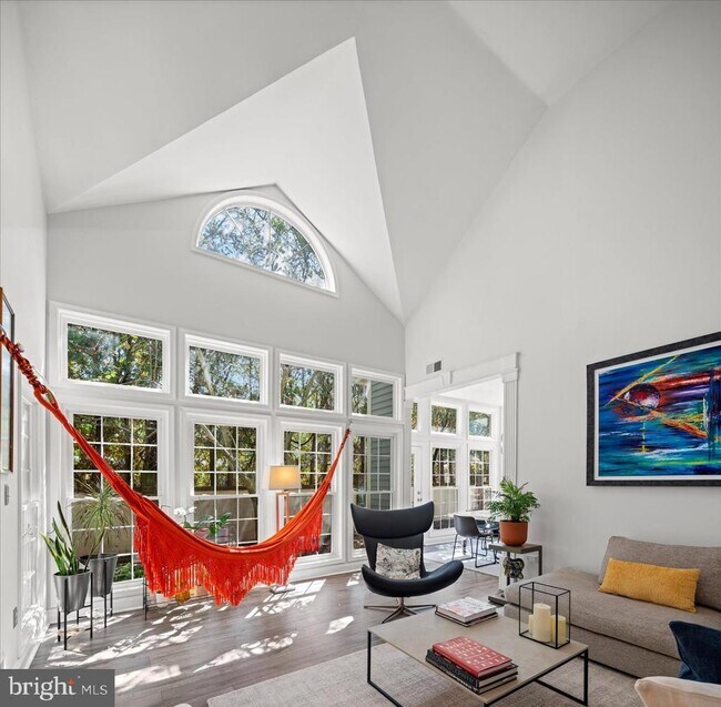 Building Photo - 9 Cromwell Ct