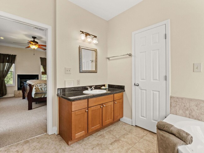 Building Photo - 652 Emory Landing Rd