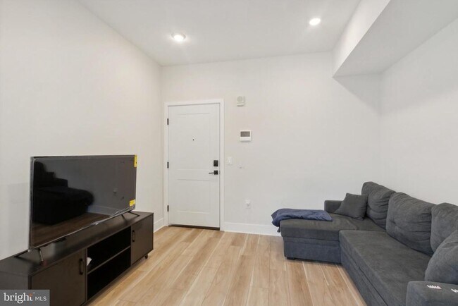 Building Photo - 3836 Haverford Ave