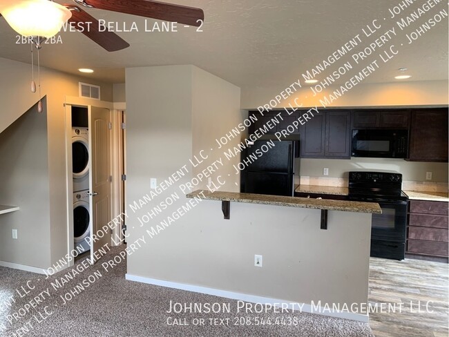 Building Photo - Comfortable Living at the Bella Commons Ap...