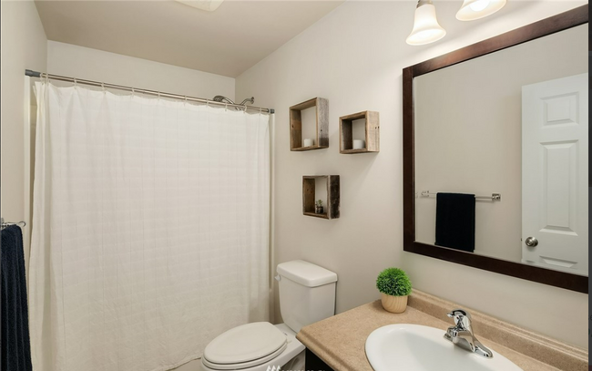 upstairs bath - 32311 E Reitze St