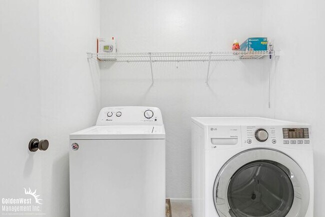 Building Photo - Stunning 3Bdm 2.5Ba Home in Prime North Phoenix Location!