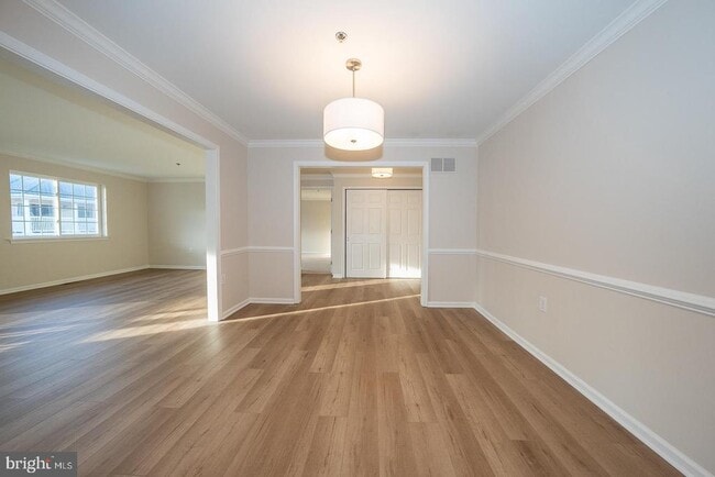 Building Photo - 335 Paoli Pointe Dr