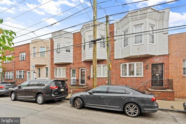 Primary Photo - 3207 Salmon St