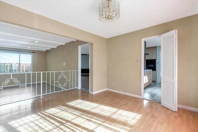 Building Photo - 40307 San Sebastian Pl