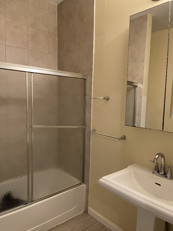 Building Photo - 218 Hopkins Ave