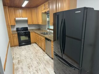 Building Photo - 320 E Oak St