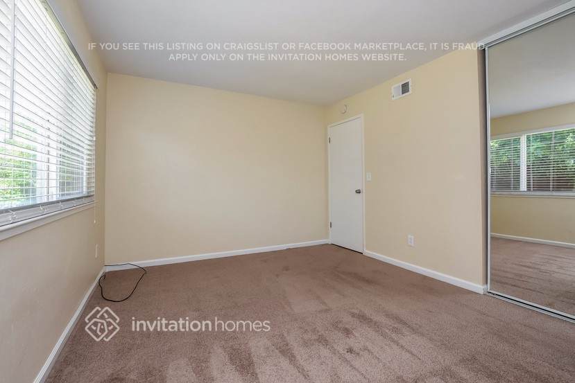 Building Photo - 165 N Catamaran Cir