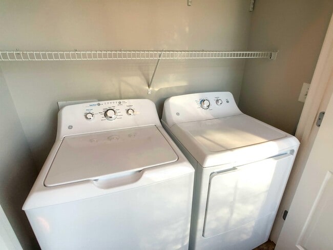 Building Photo - 2834 Howard Ave