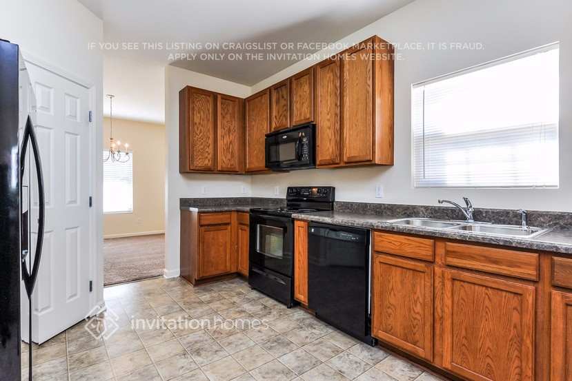 Building Photo - 5871 Sparrows Nest Way