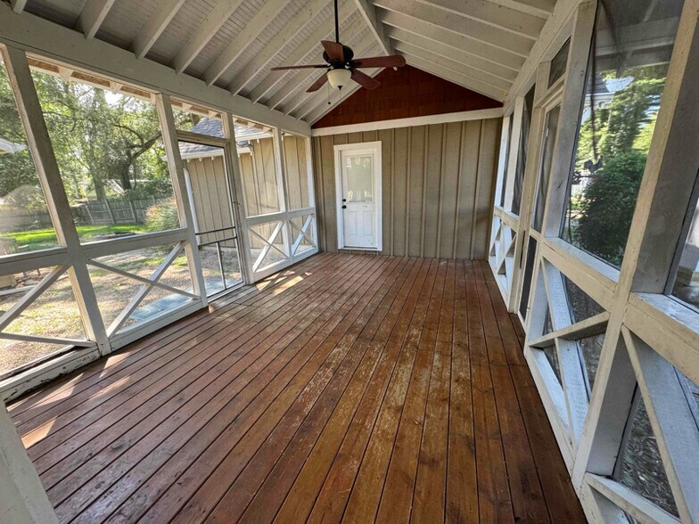 Building Photo - 7822 Lakewood