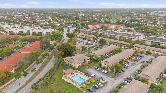 Building Photo - 6850 NW 173rd Dr