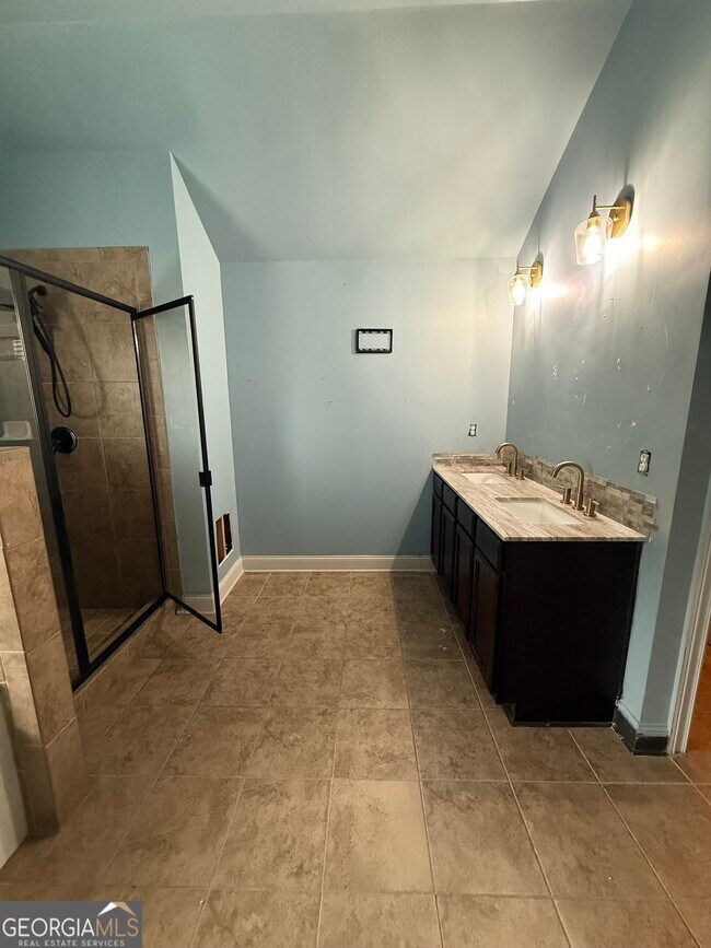 Building Photo - 9159 Dover St