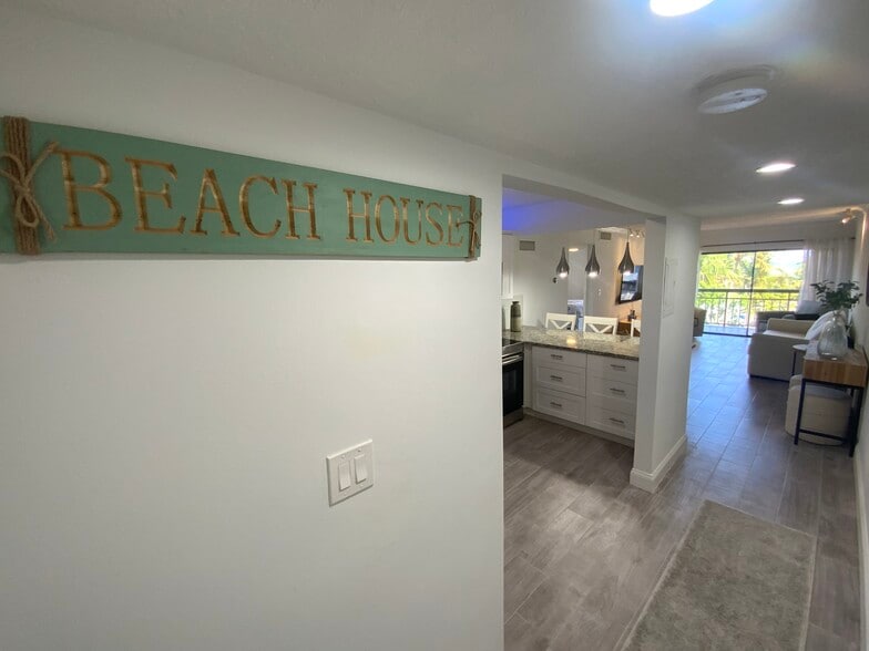 Building Photo - 6444 Collins Ave