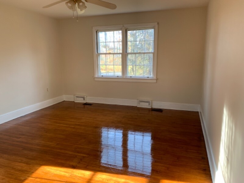 Building Photo - 14201 Harrowgate Rd