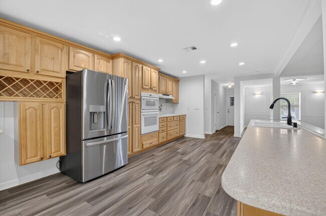 Building Photo - 1012 W Camino Real