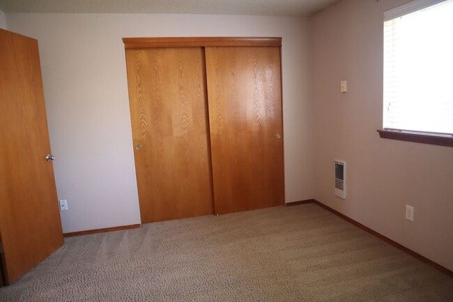 Building Photo - 610 E Elm Ave