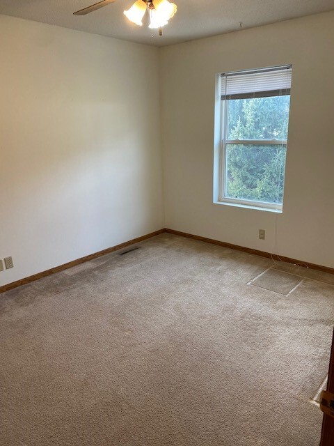 Building Photo - 442 Ferry St