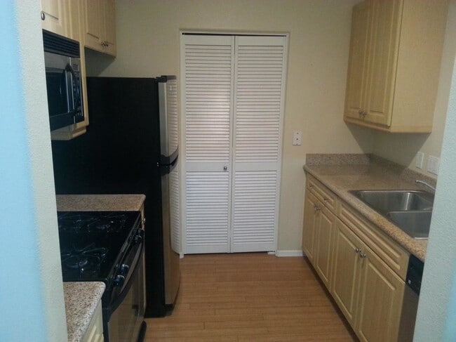 Building Photo - 2429 Watermarke Pl