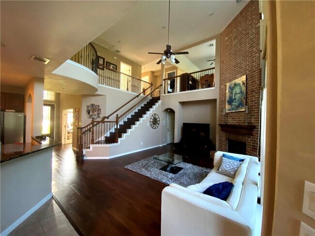 Building Photo - 9425 Lisi Anne Dr