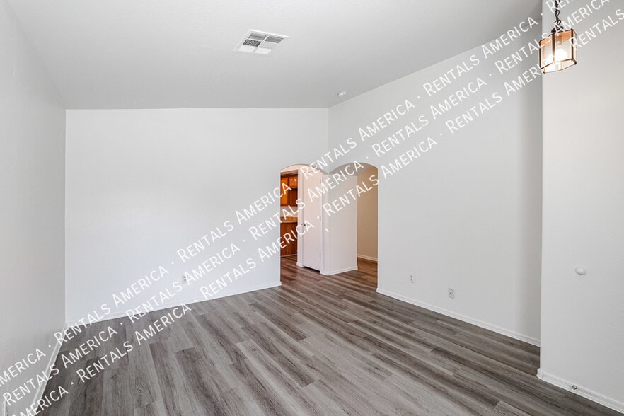 Building Photo - 22216 W Hadley St