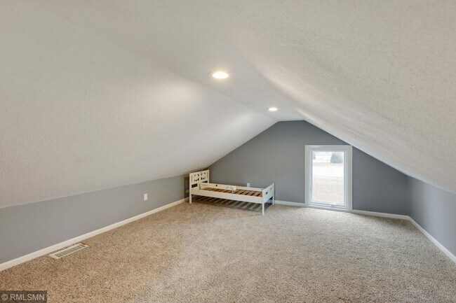Building Photo - Perfect 4 bedroom count Home in Columbia H...